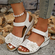 Cargar imagen en el visor de la galería, Women&#39;s Summer Hollow Flower Platform Sandals
