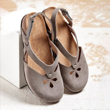 Cargar imagen en el visor de la galería, Fashion Large Size Summer Simple And Elegant Women&#39;s Back Hollow Flat Sandals
