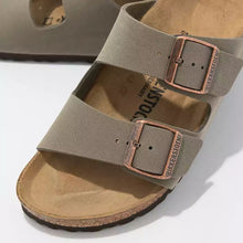 Load image into Gallery viewer, Unisex double-breasted slippers in brushed leather with cork soles
